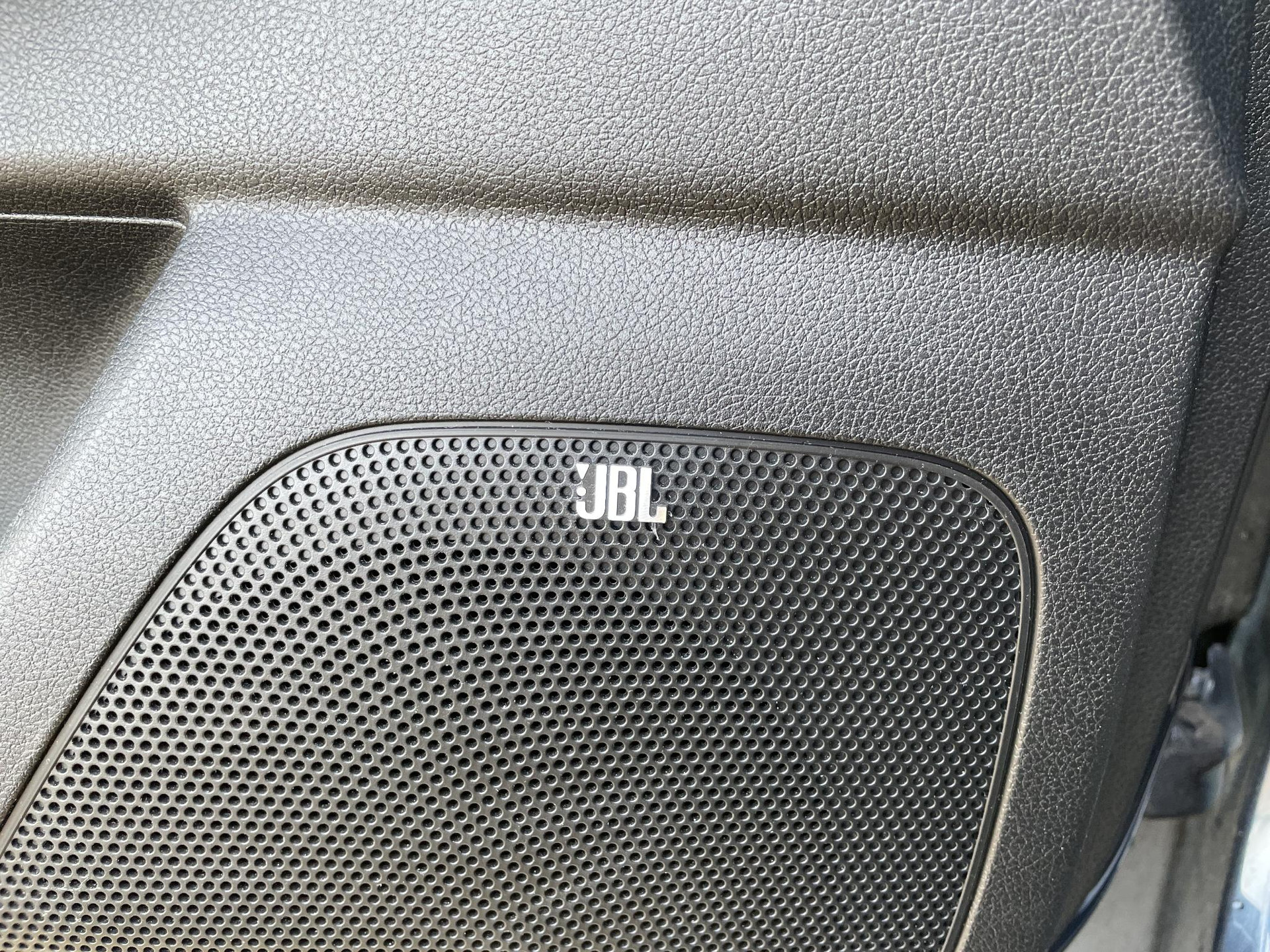 43362068-24.jpg