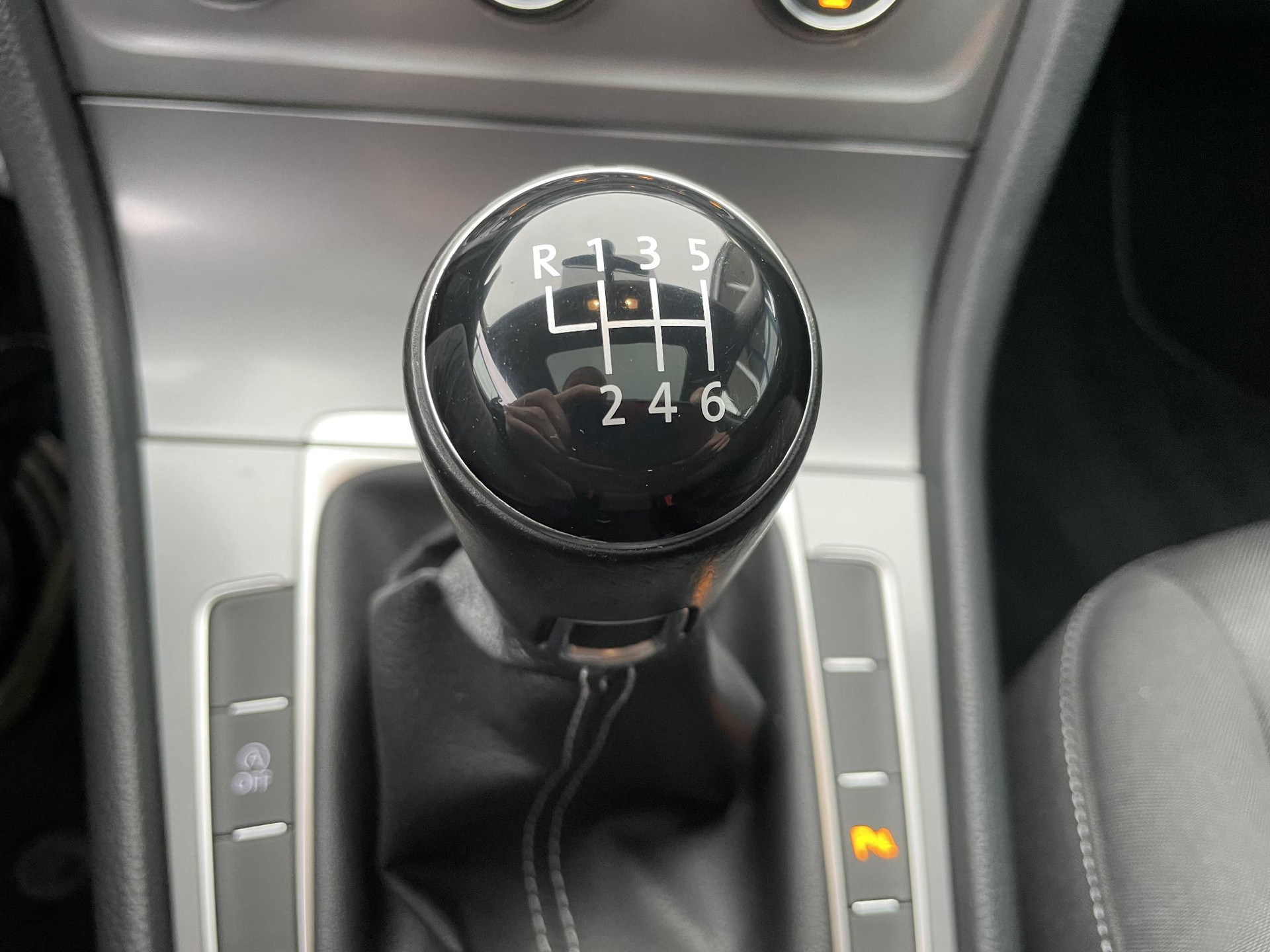 48132329-21.jpg